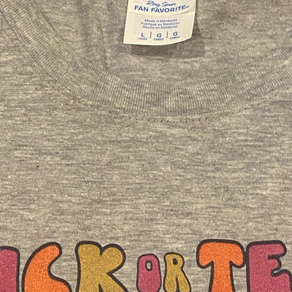 🎃👻🧛🦇🕷️🍬Halloween T-Shirt-Trick or Teach-Woman’s size L-Never worn - Picture 3 of 4